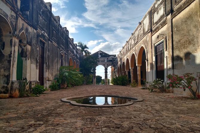 Yaxcopoil Hacienda, Uxmal & Cenote from Merida - Uxmal archaeological zone: Pyramid of the Fortuneteller and the guided connections